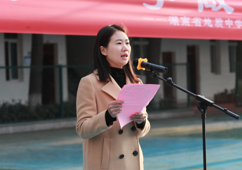 刘芳小.jpg