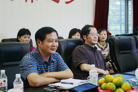 省地勘局周德和副局长、教育厅葛建中副厅长来校指导 省地勘局周德和副局长、教育厅葛建中副厅长来校指导