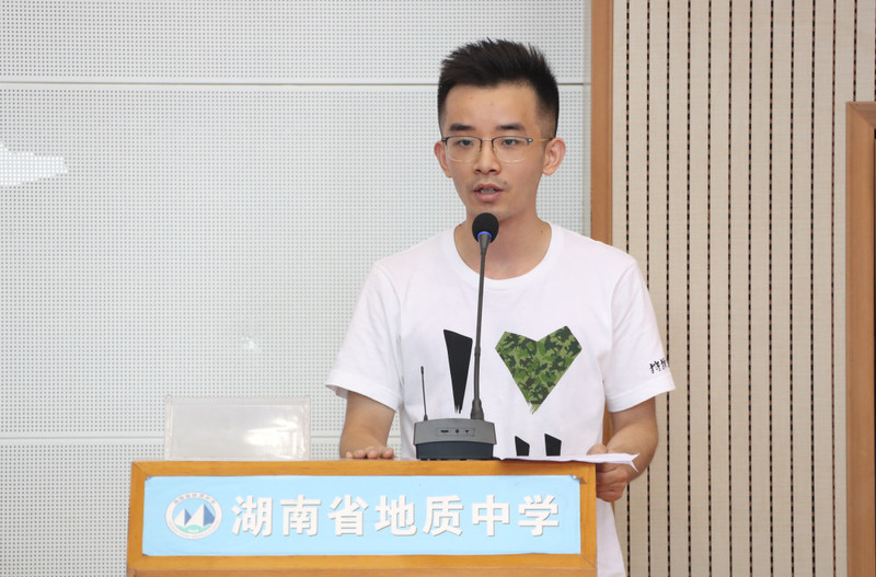 校友.jpg