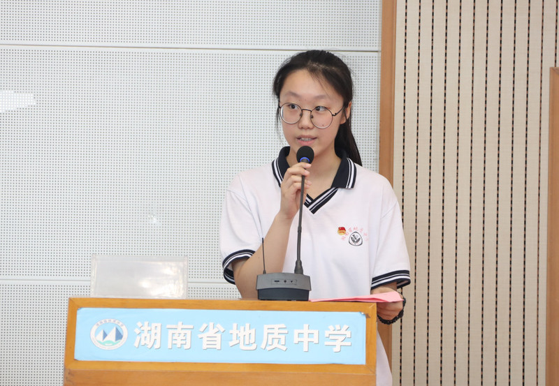 学生代表.jpg