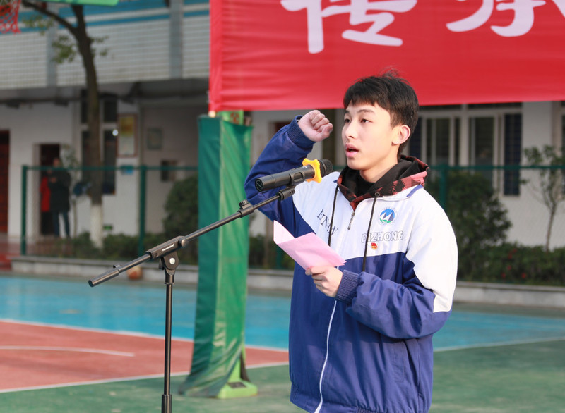 学生发言.jpg