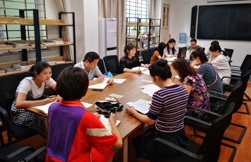 督导室会议.jpg