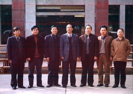 原湖南省纪委书记许云昭和校领导班子合影 原湖南省纪委书记许云昭和校领导班子合影